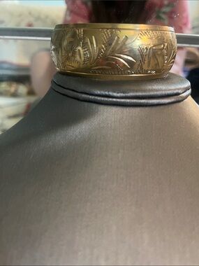 Engraved Brass Bangle Bracelet - Floral Motif